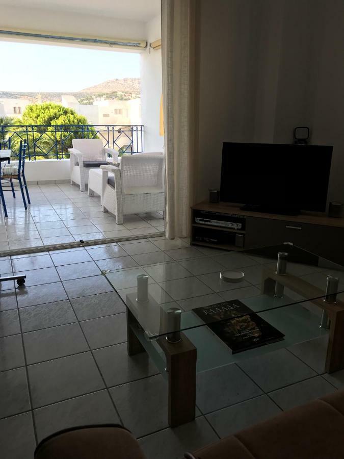 The Swan And The Gull, Porto Rafti Yacht Harbor Apartment Kültér fotó
